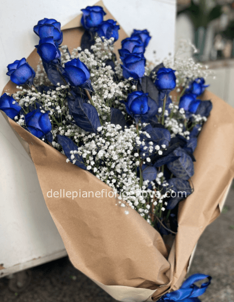 Mazzo stelo lungo con rose blu