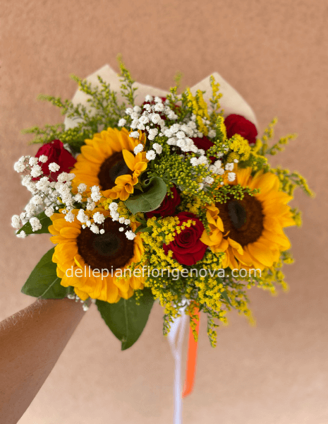 Bouquet di girasoli e rose