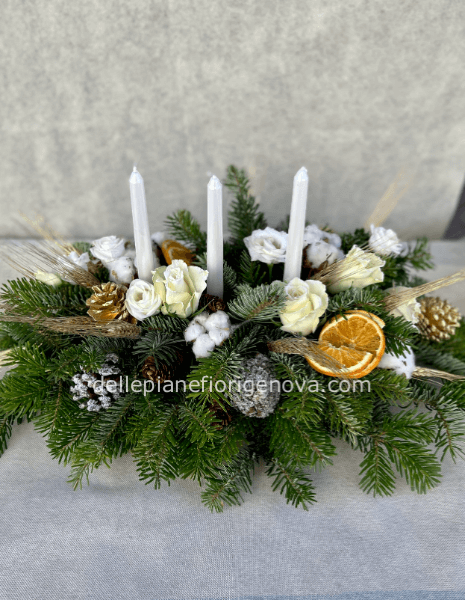 Centrotavola con candele bianco